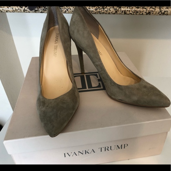 Ivanka Trump Suede Olive Green Heels Size 8.5 - Picture 1 of 3